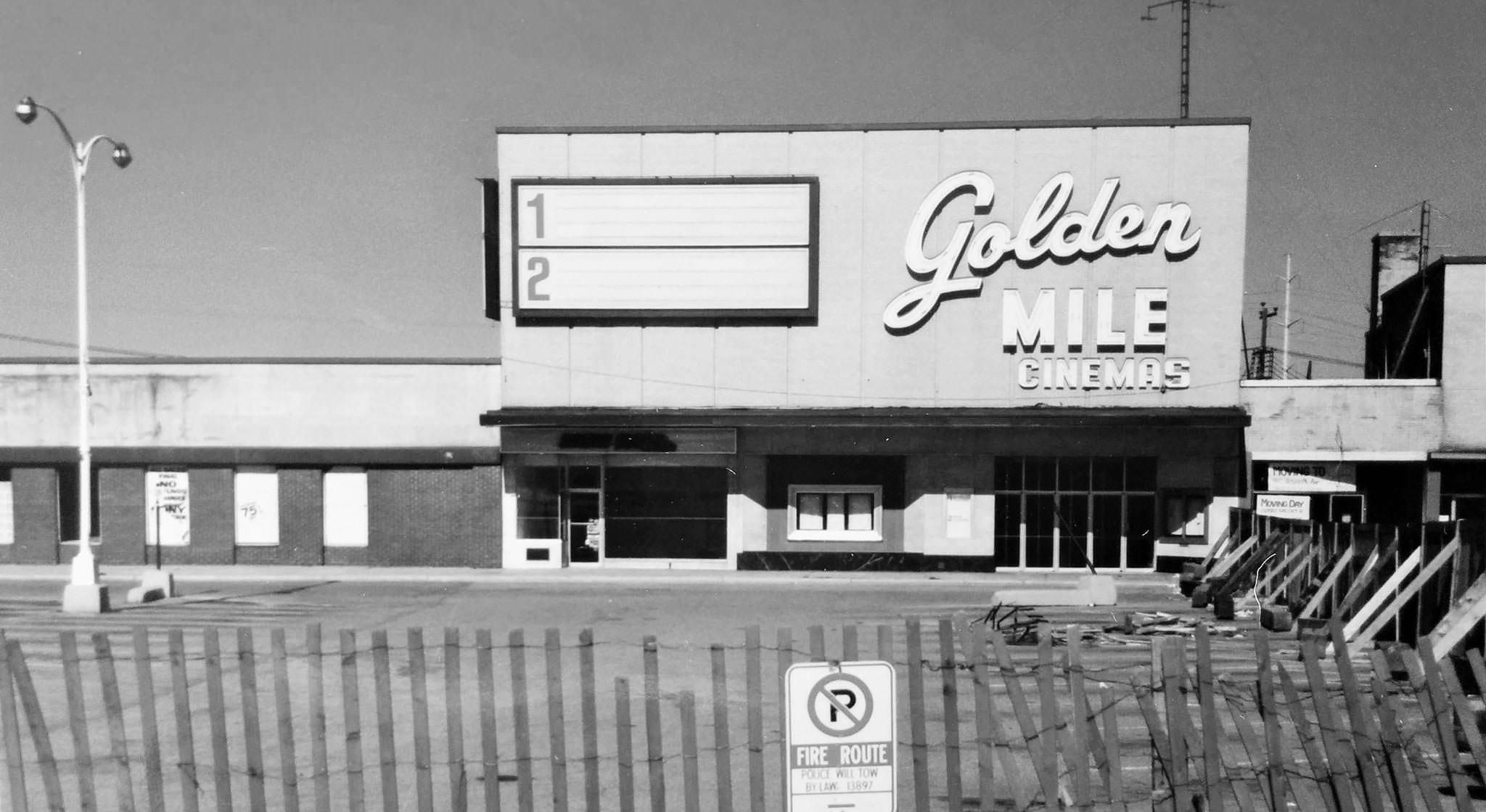 #42 Golden Mile theatre about to be demolished in 1986
