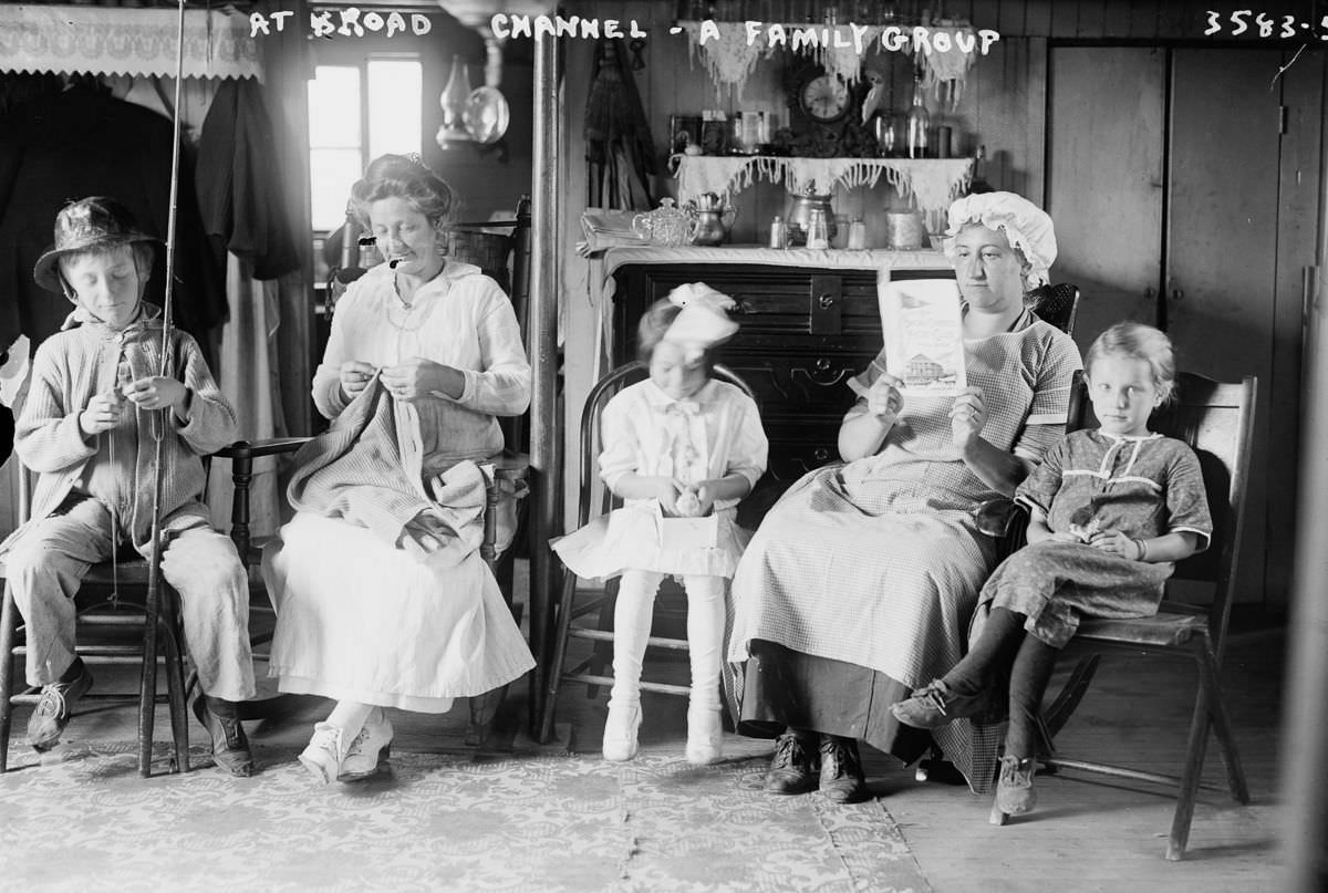 #1 Family life in Broad Channel, Jamaica Bay, Queens, NYC