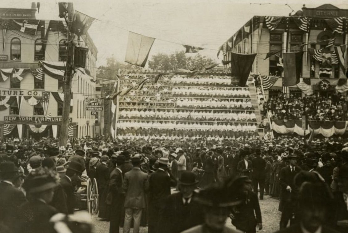 #10 Newburgh – Living flag