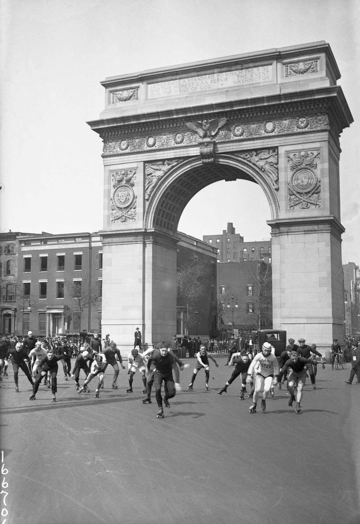 #44 Start of New York Roller Skating Marathon