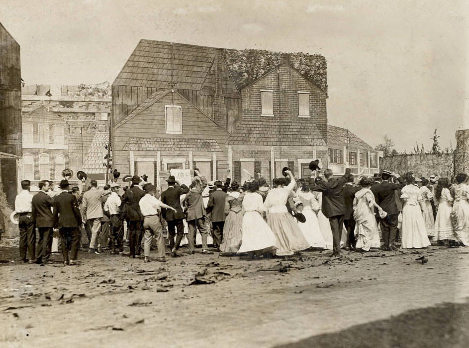 #51 Crowd reading newspaper bulletin announcing war, Pageant, 1914