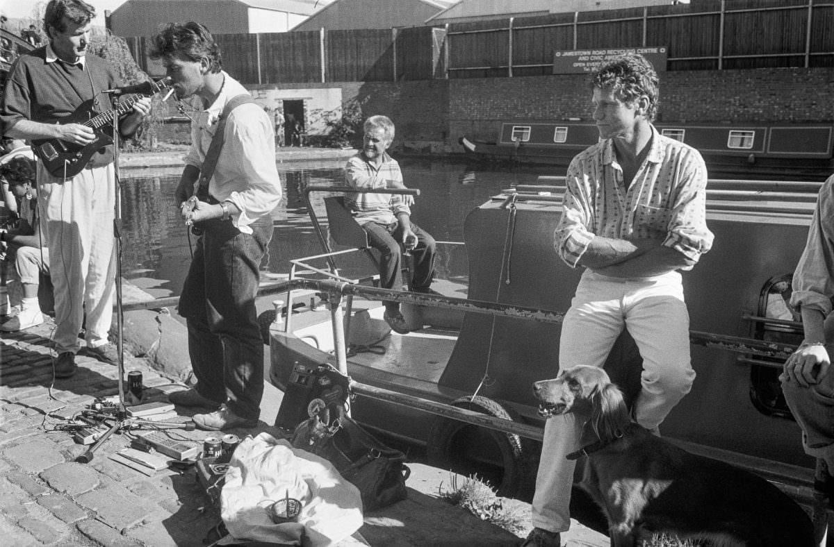 #46 Buskers, Regents Canal, Camden Market, Camden, 1990