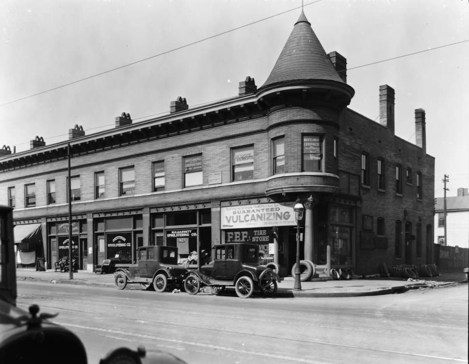 #115 View of the south west corner of North Grand and Garfield, 1925