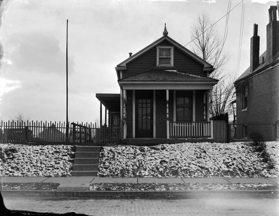 #39 Schiller Place, 4200 block of, 1925