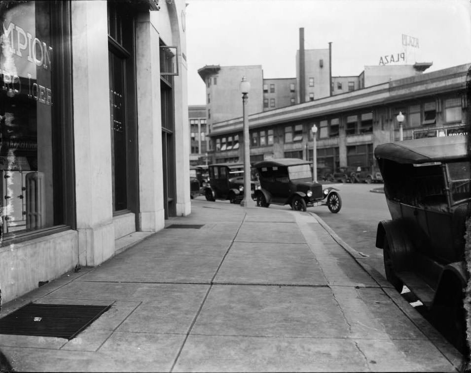 #41 Looking east from the intersection of Olive Blvd and Channing Street. Channing does not exist anymore at this location. Now it is referred to as the Greenway Trail.