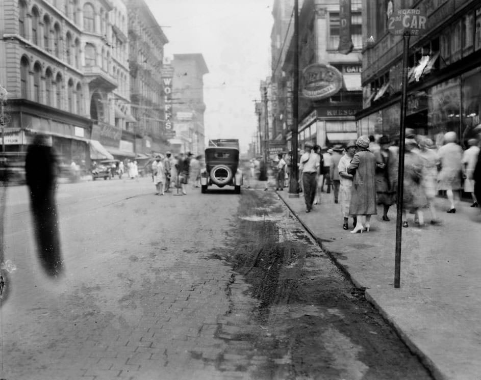 #70 Washington Avenue, looking east from Sixth, 1925
