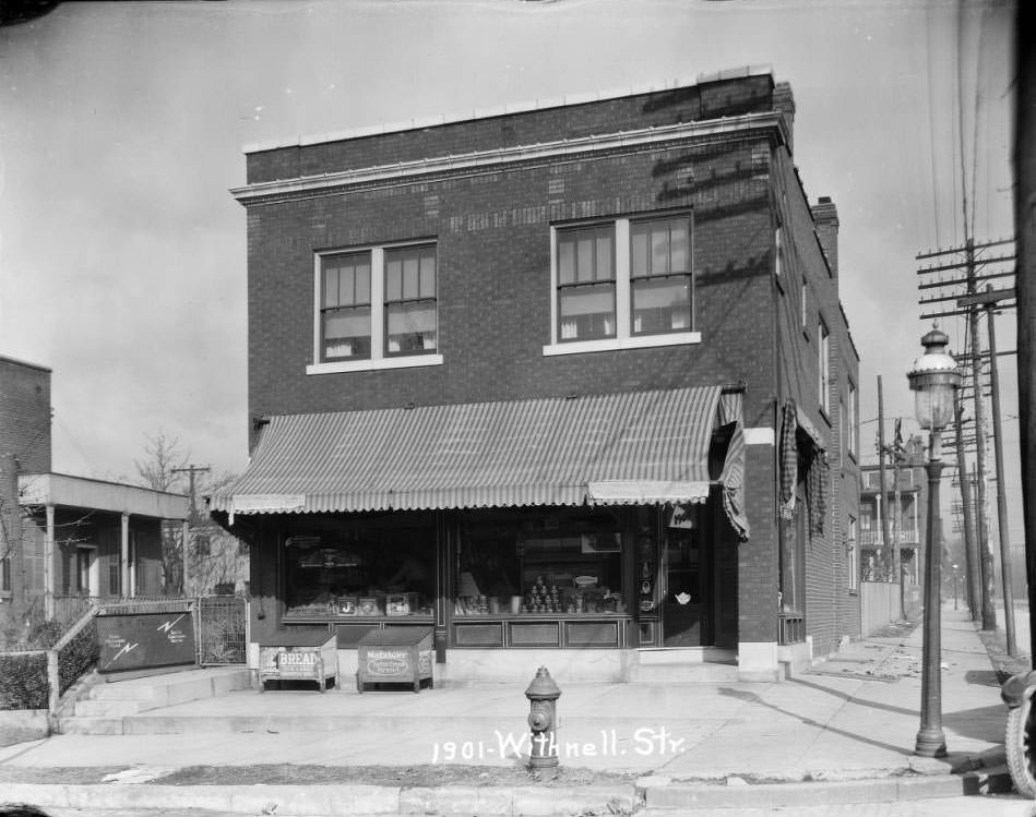 #74 View of a grocery at Withnell and Lemp in the Benton Park neighborhood, 1925