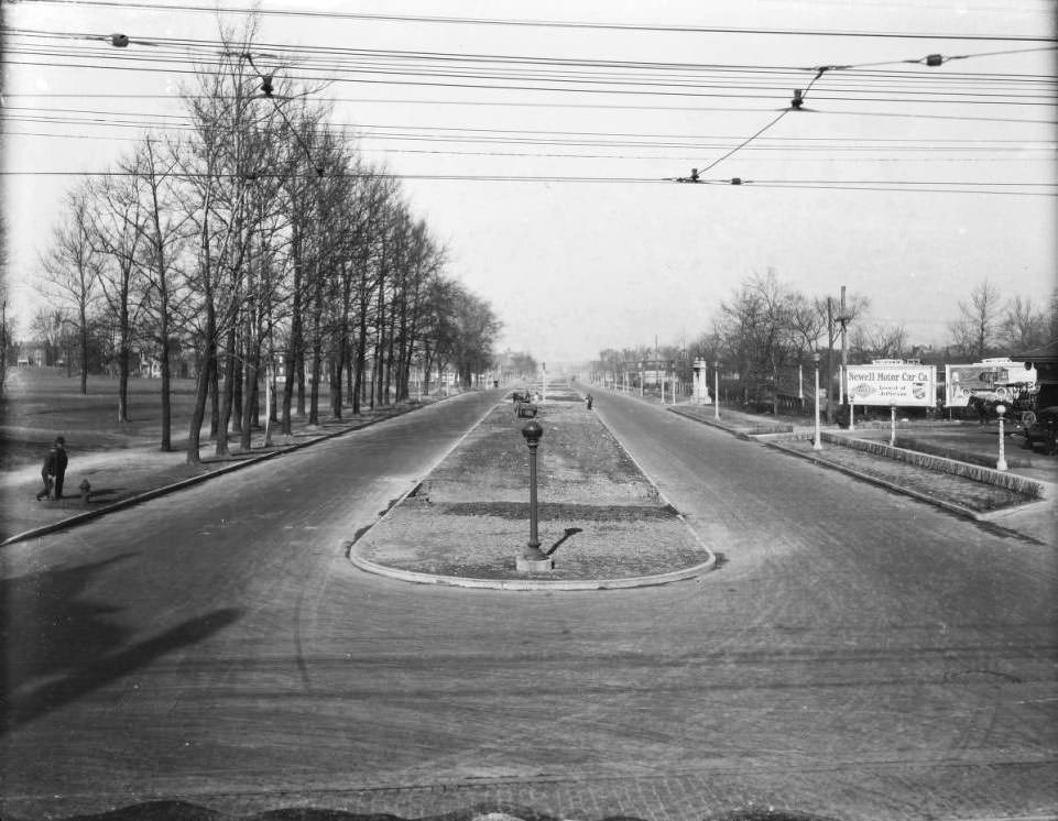 #83 Looking north down Kingshighway Memorial Boulevard from the intersection with Easton Avenue, 1925