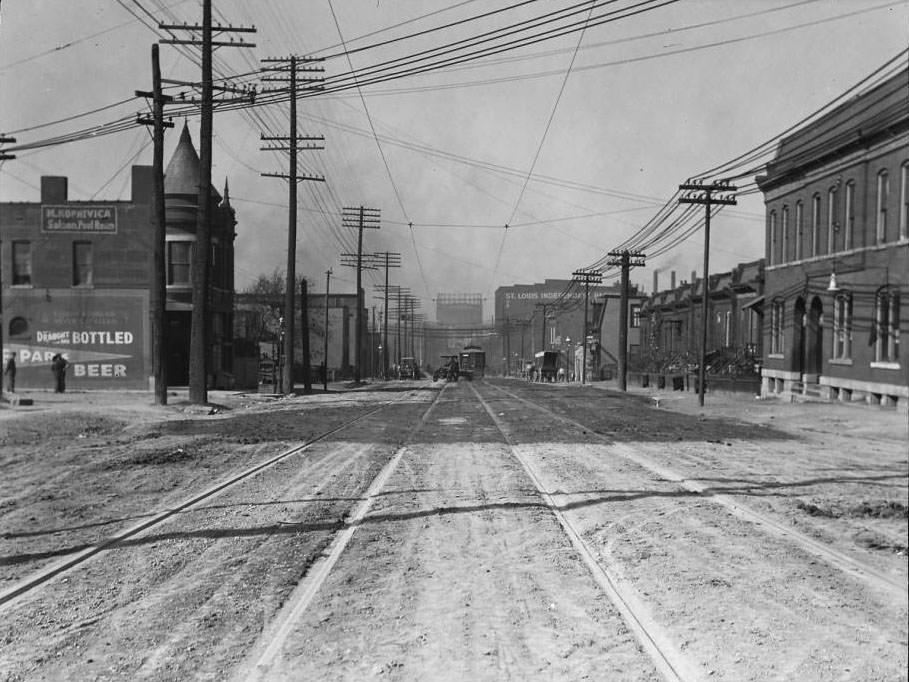 #86 Chouteau Ave. west of Spring Ave., 1925