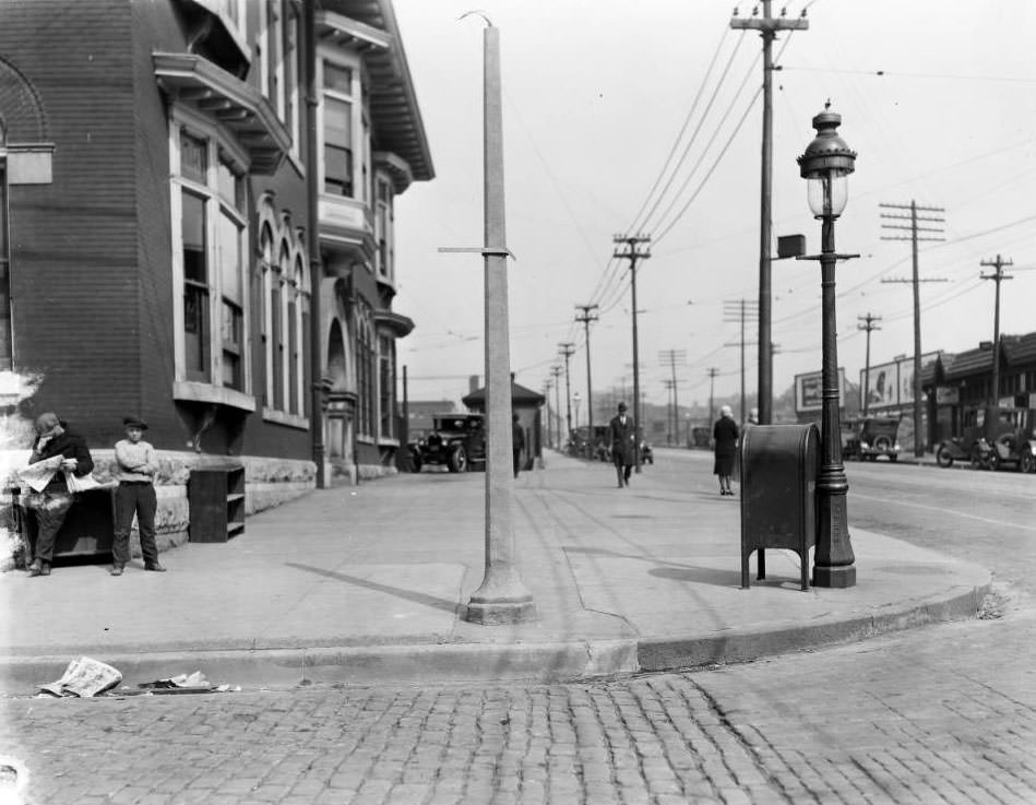 #97 Unidentified St. Louis intersection, 1925