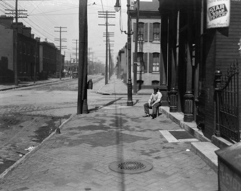 #98 Looking west down Carr Street towards the intersection with Nineteenth Street, 1925
