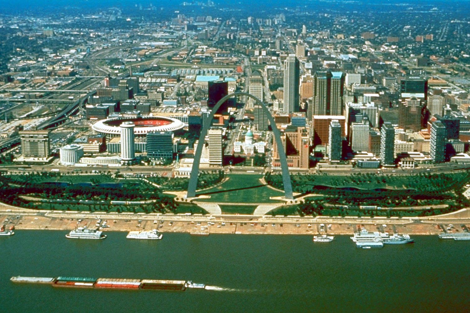 #23 St Louis Missouri skyline over arch, 1994
