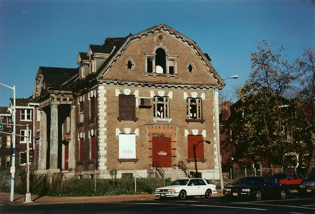 #8 Boulevard Police Station, 1990s