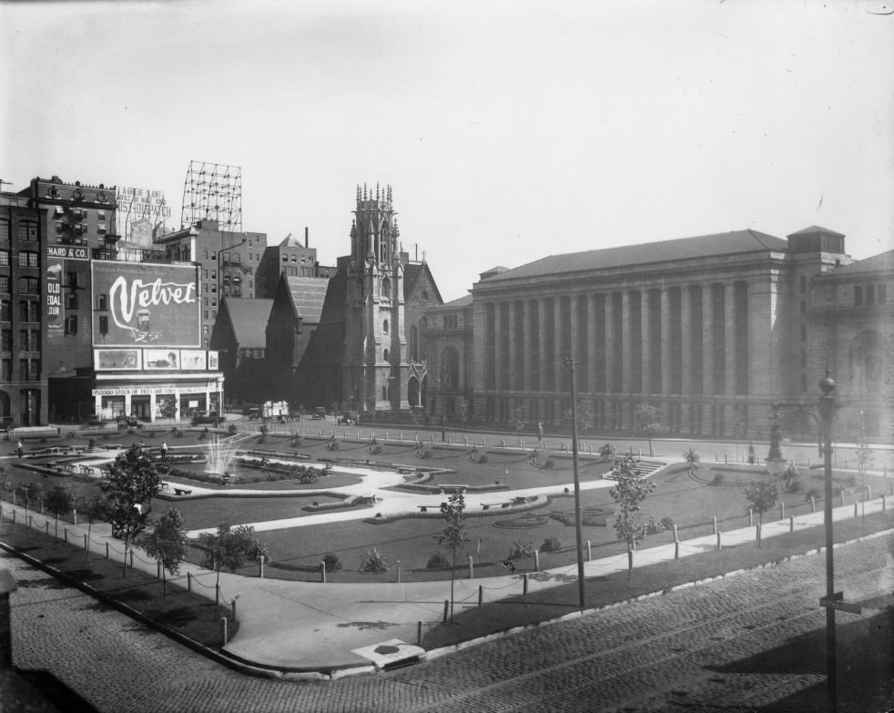 #2 Lucas Gardens Park looking Southeast towards the St. Louis Public Library building, 1910
