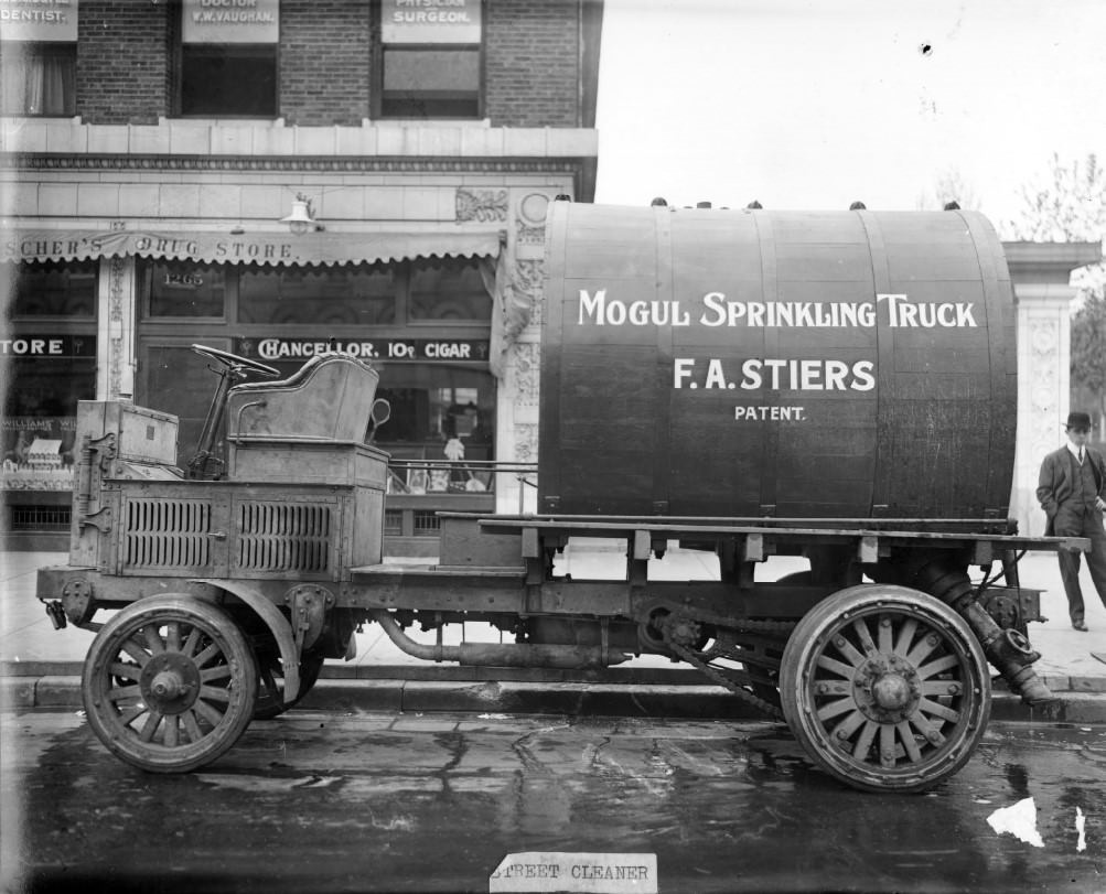#4 Mogul Sprinkling Truck, 1910
