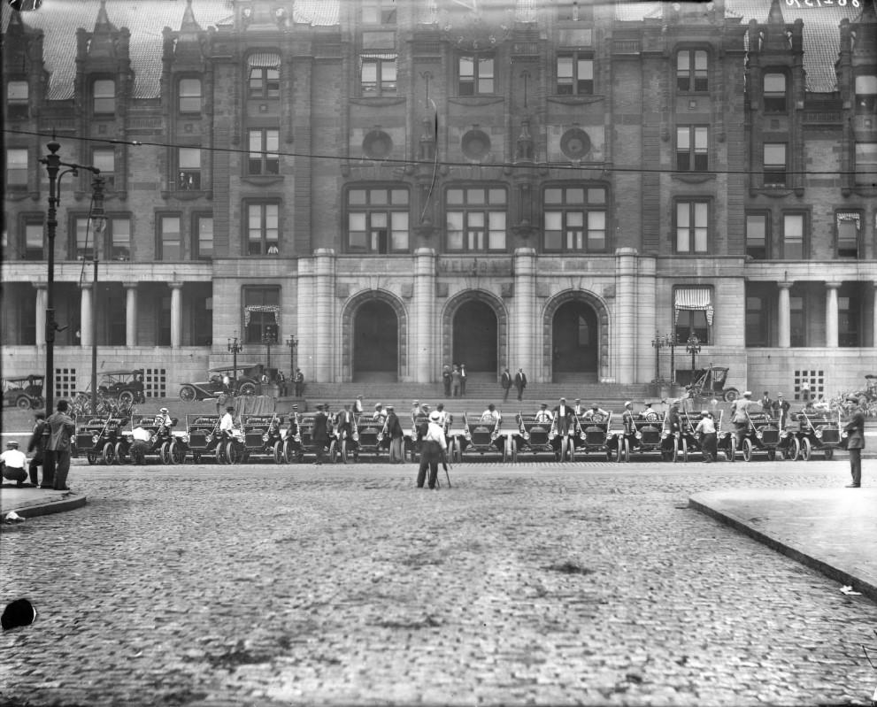 #6 A fleet of cars being photographed in front of St. Louis city hall, 1910