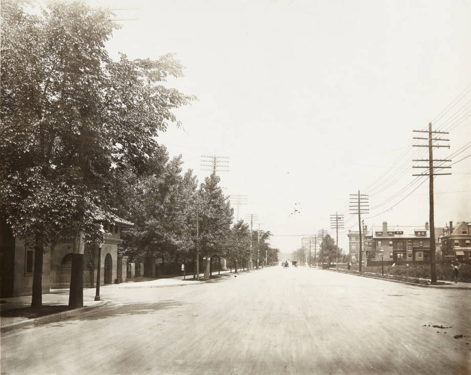 #72 Kingshighway looking north from its intersection with Lindell, 1915