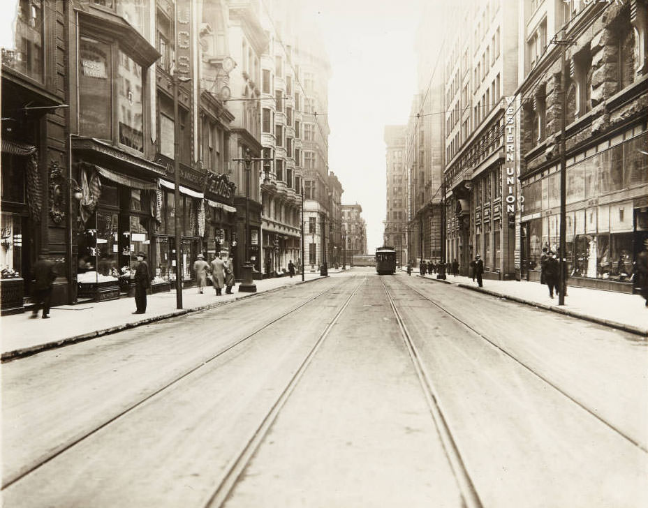 #76 Olive Street, looking east, from its intersection with 6th Street, 1915