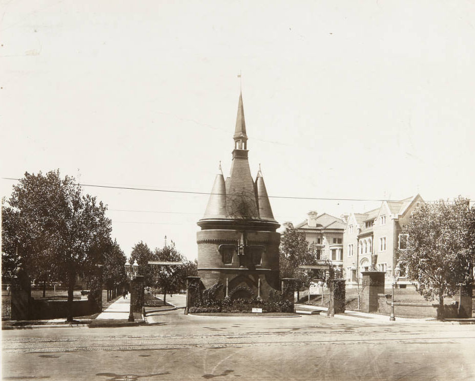 #77 The gate at the entrance to the Washington Terrace neighborhood just off of Union Boulevard, 1915