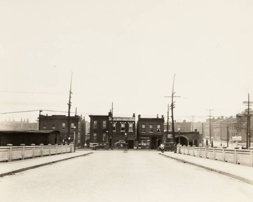 #84 The intersection of Compton and Chouteau avenues, looking south on Chouteau, 1915