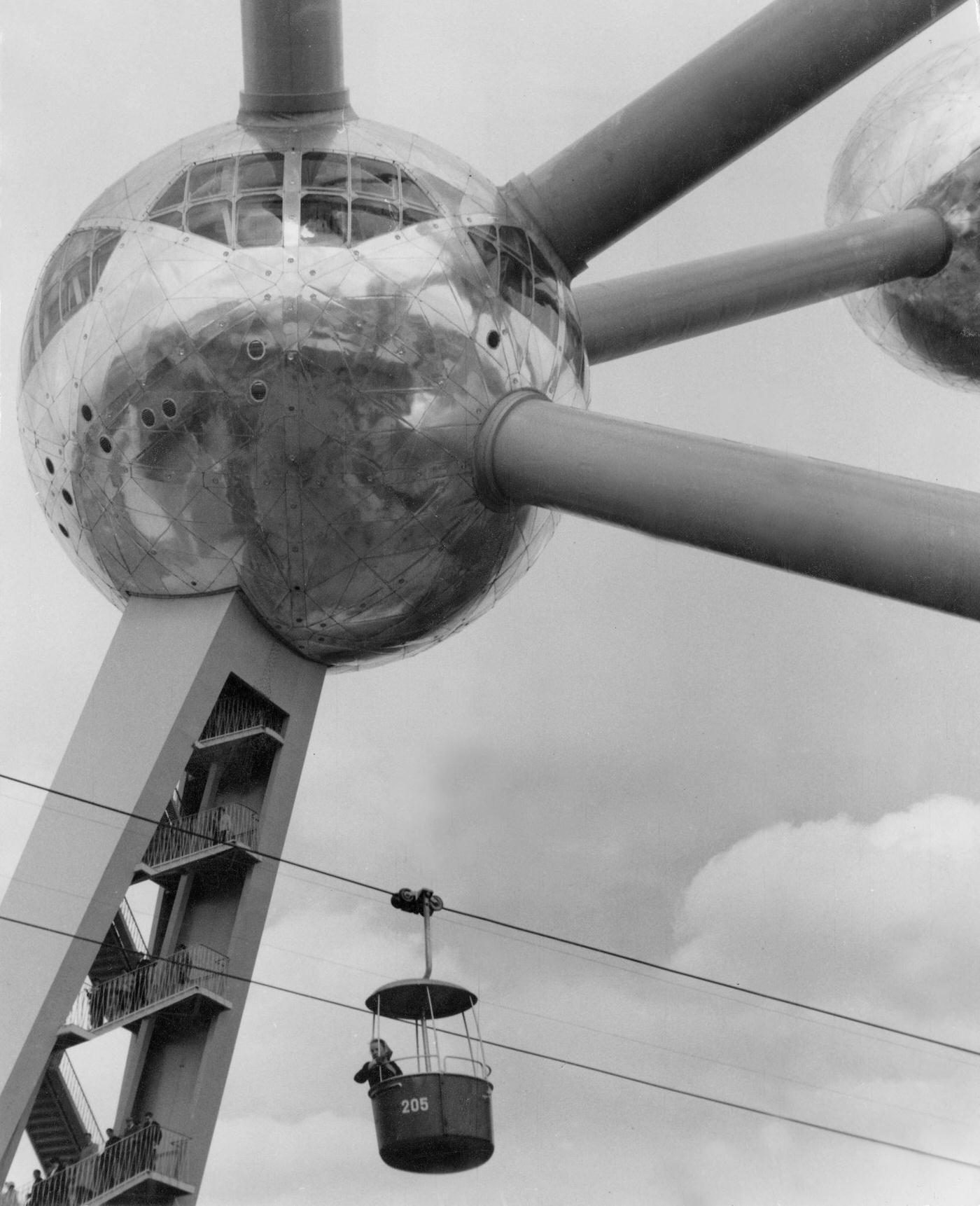 #12 Atomium and gondola