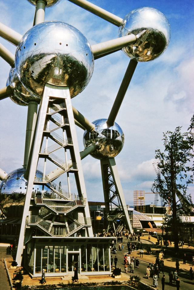 #138 The Atomium from the Skyway.