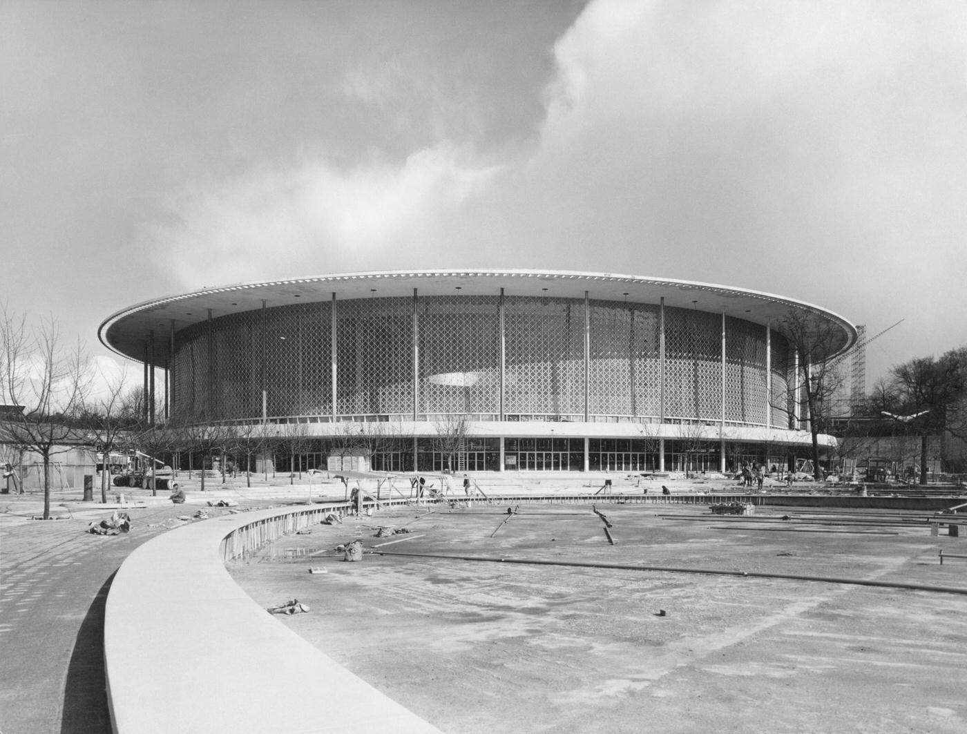 #49 The first thing that strikes the eye of a visitor to the 1958 World’s Fair is the 320 foot high Atomium.
