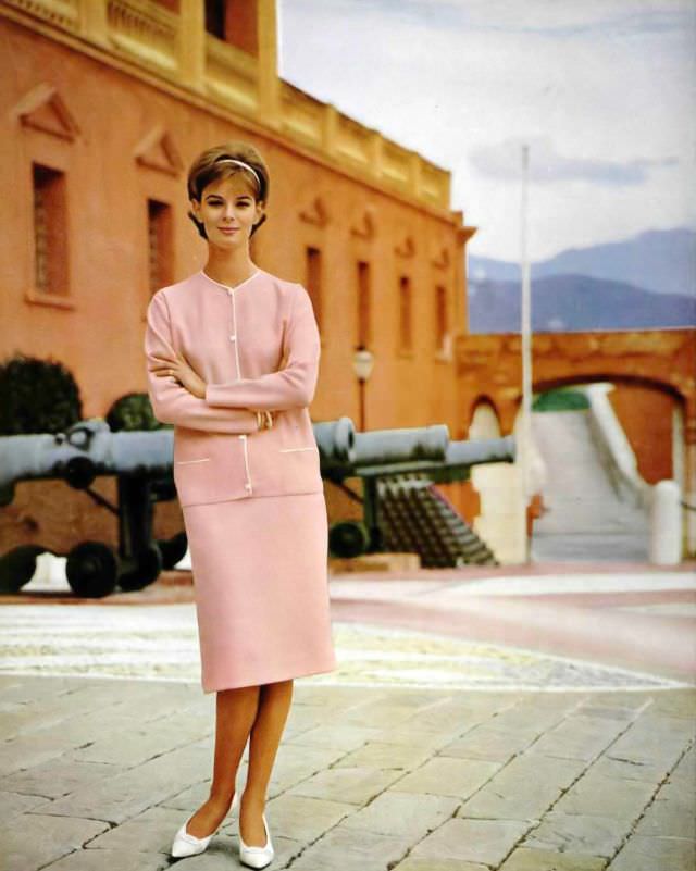 #6 Anne de Zogheb in wool knitwearby Bettina, 1961