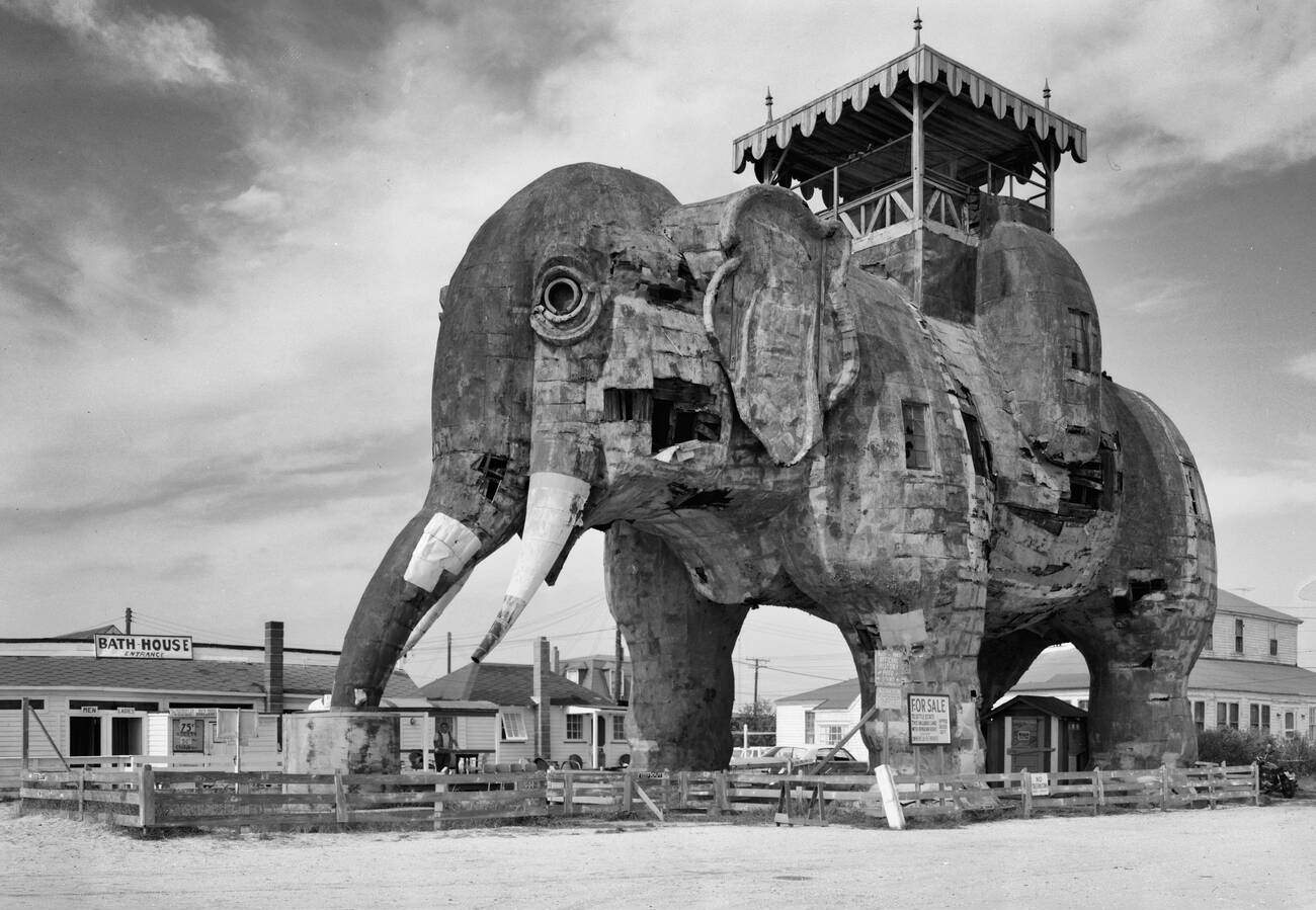 #9 Margate Elephant, Atlantic Avenue and Decatur Street, 1960