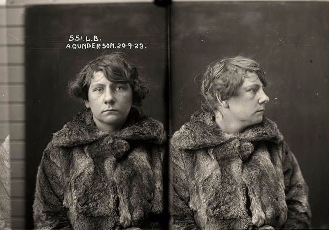 #22 Annie Gunderson (1922. Aged: 19).
