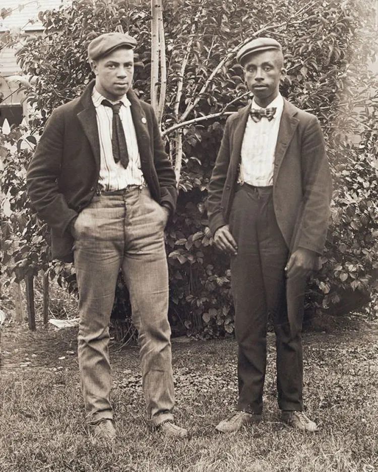 #13 Alonzo Shannon and George Ringels, 1900.