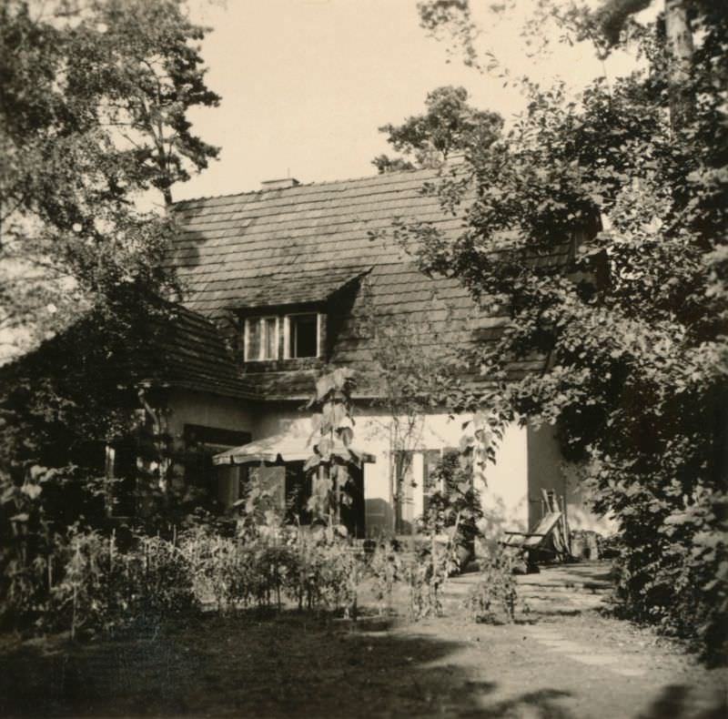 #11 Helga’s Berlin House, 6 Hermannstraße, Zehlendorf, Berlin, Germany, 1940s