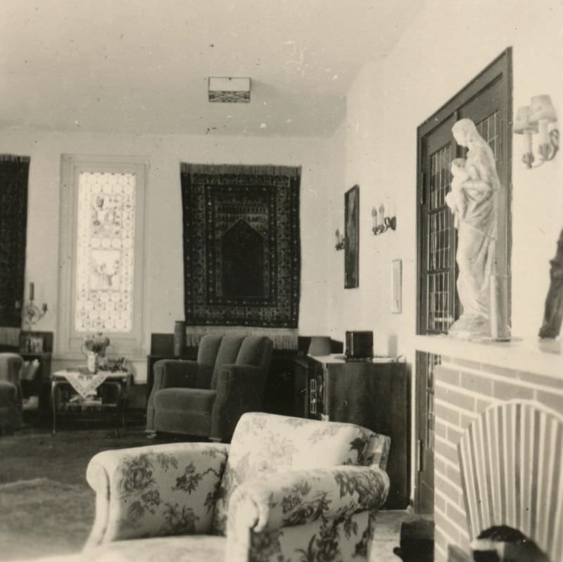 #23 Interior of Helga’s Berlin House, 6 Hermannstraße, Zehlendorf, Berlin, Germany, 1940s