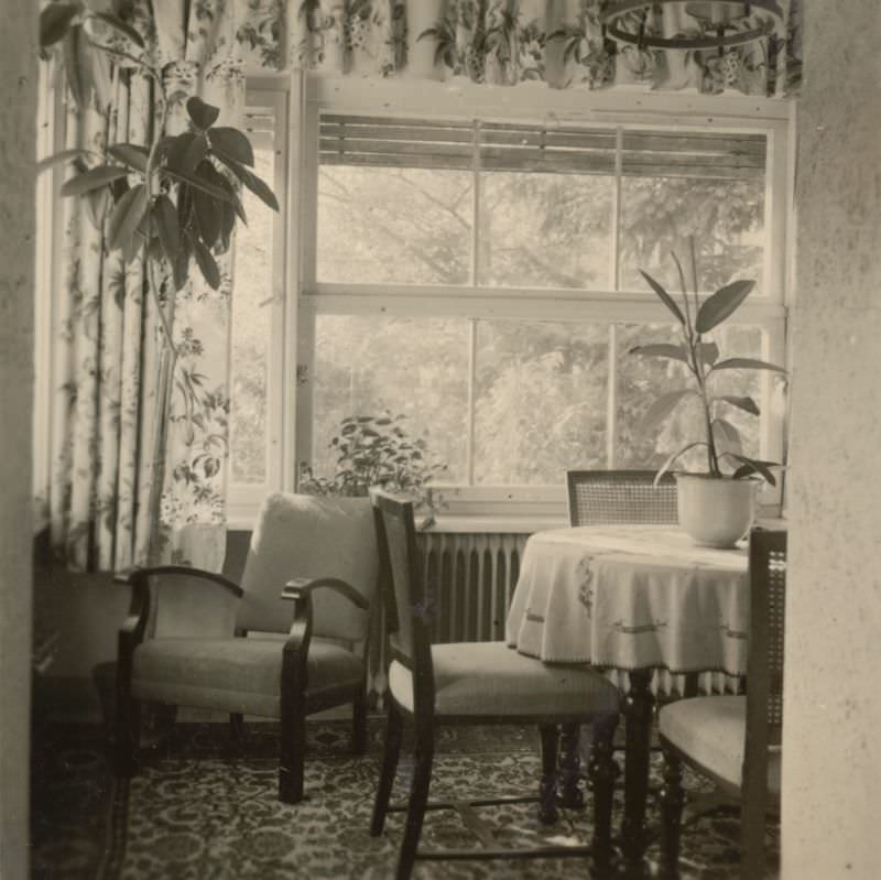 #33 Winter garden at Helga’s Berlin House, 6 Hermannstraße, Zehlendorf, Berlin, Germany, 1940s
