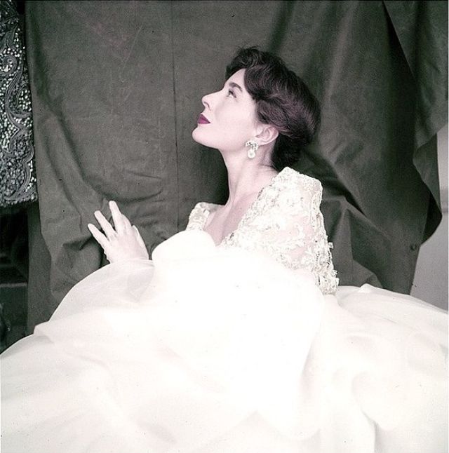 #101 Bettina, 1952