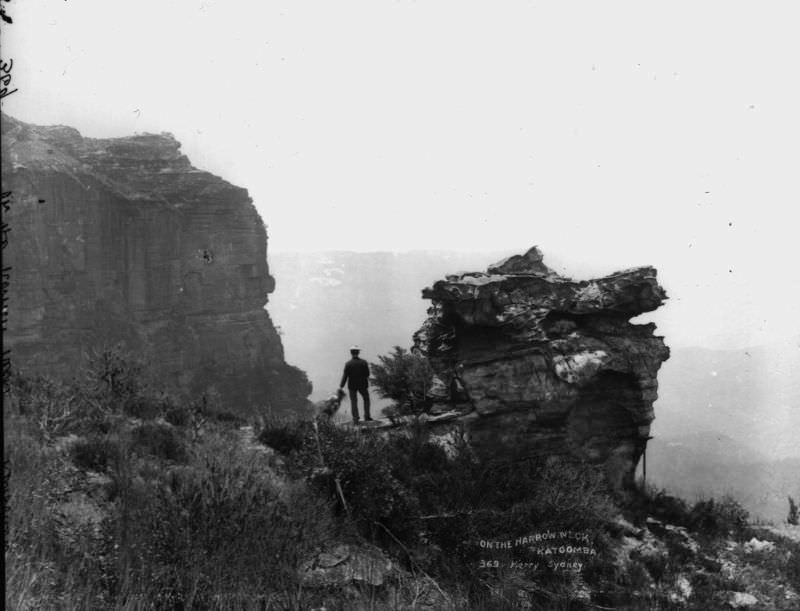 #16 On the Narrow Neck, Katoomba, New South Wales, 1900