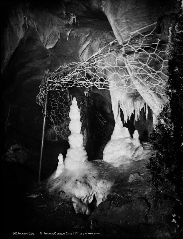 #24 Stalacmite Cave, Right Imperial Cave, Jenolan Caves, New South Wales, 1900