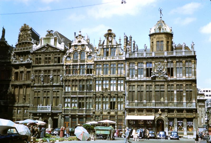 #18 La Grand Place, May 1950