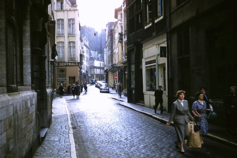 #32 Street off Grand Place, September 1956