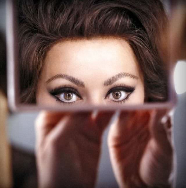 #35 Sophia Loren photographed by Chiara Samugheo, 1965