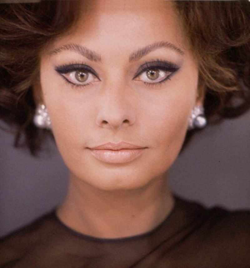 #37 Sophia Loren, photo by Chiara Samugheo, 1966