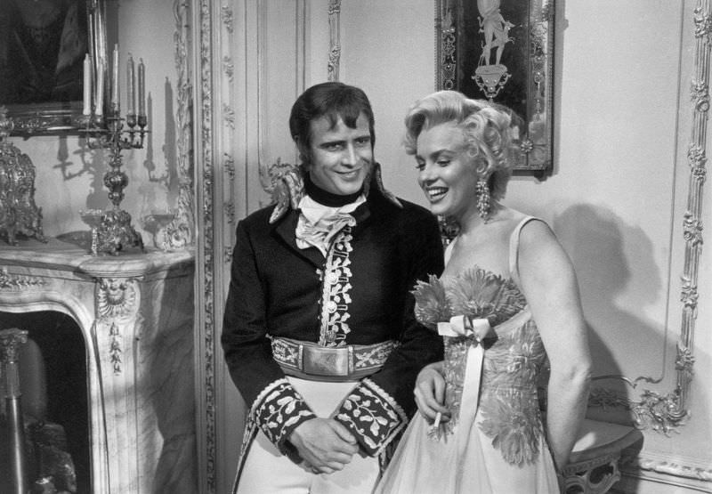 #3 Marilyn Monroe visits Marlon Brando on the set of ‘Desirée’, directed by Henry Koster, 1953