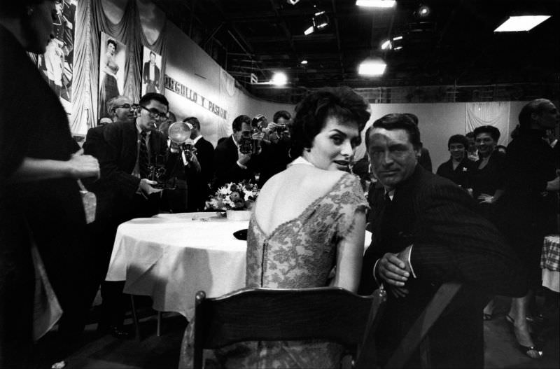 #32 Sophia Loren and Cary Grant at press conference for the film ‘The Pride and the Passion’, Hollywood, 1957