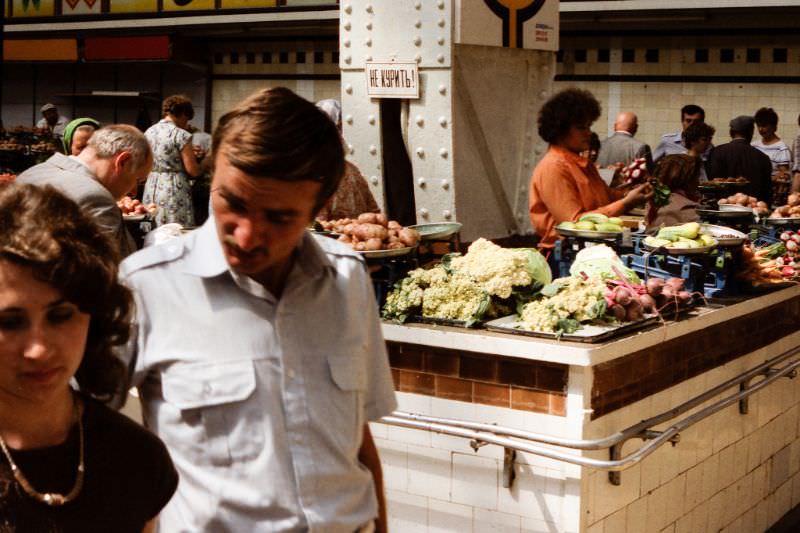 #60 Market, Kiev, 1989
