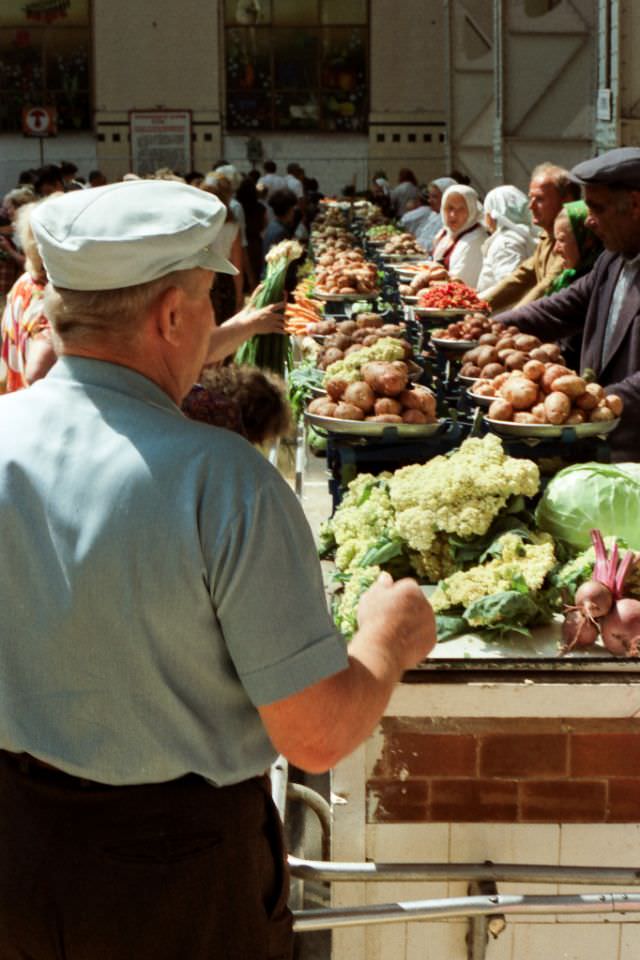 #61 Market, Kiev, 1989