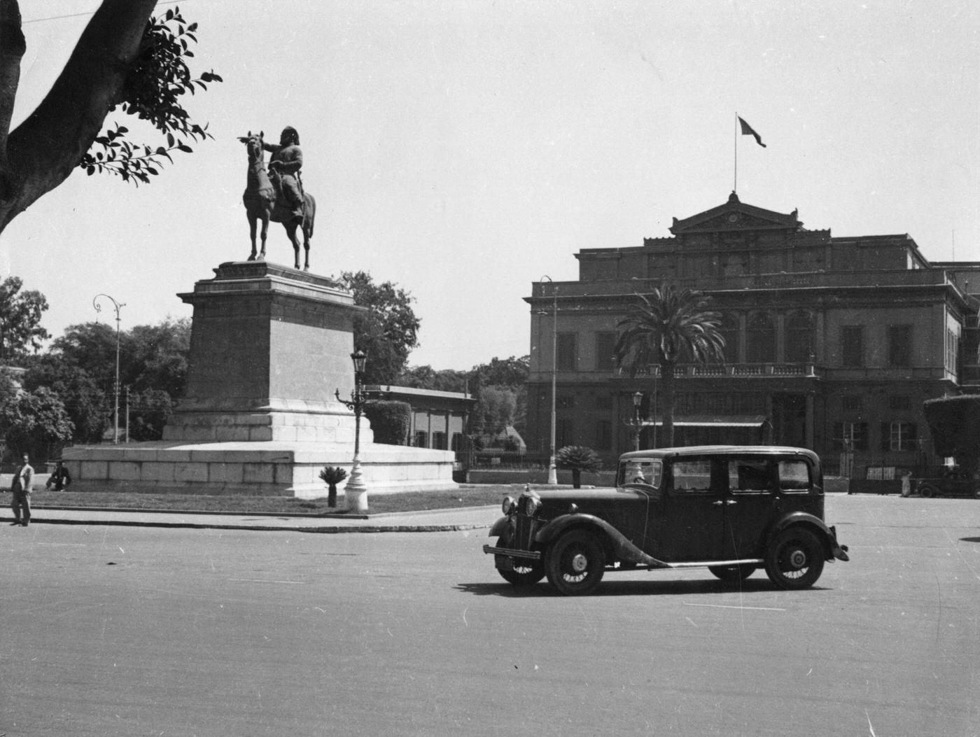 #14 Royal Opera House, 1945