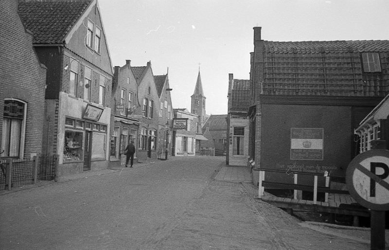 #138 Volendam, Munnikeveld, Netherlands, 1950