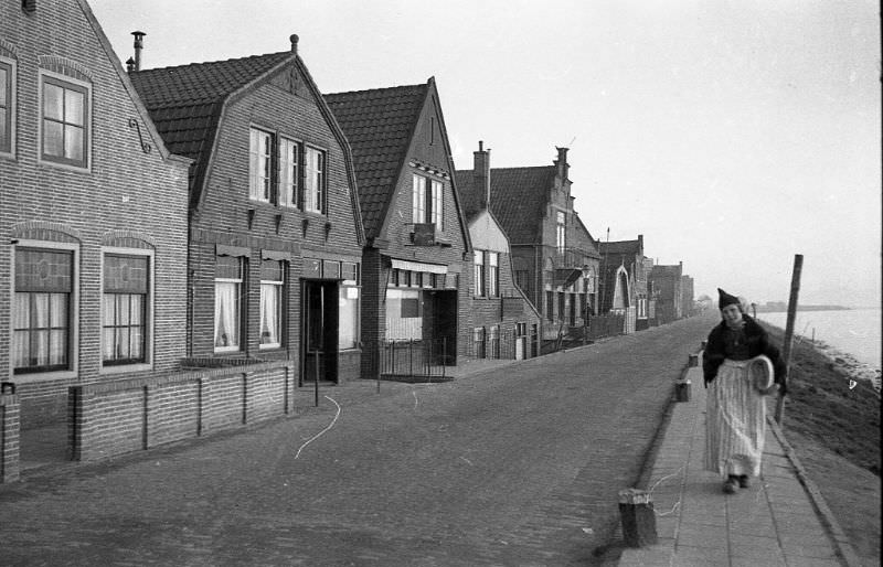 #139 Volendam, Noordeinde, Netherlands, 1950
