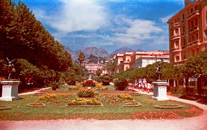 #140 Jardins Biovès, Menton, France, 1950