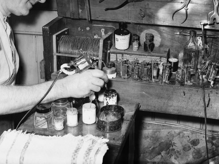 #2 Instruments, Fred Harris Tattoo Studio, Sydney, 17 December 1937